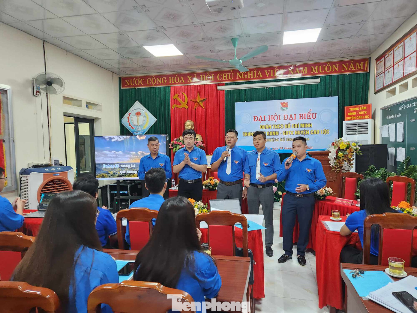 Tuổi trẻ xung kích trên các mặt trận, phong trào.