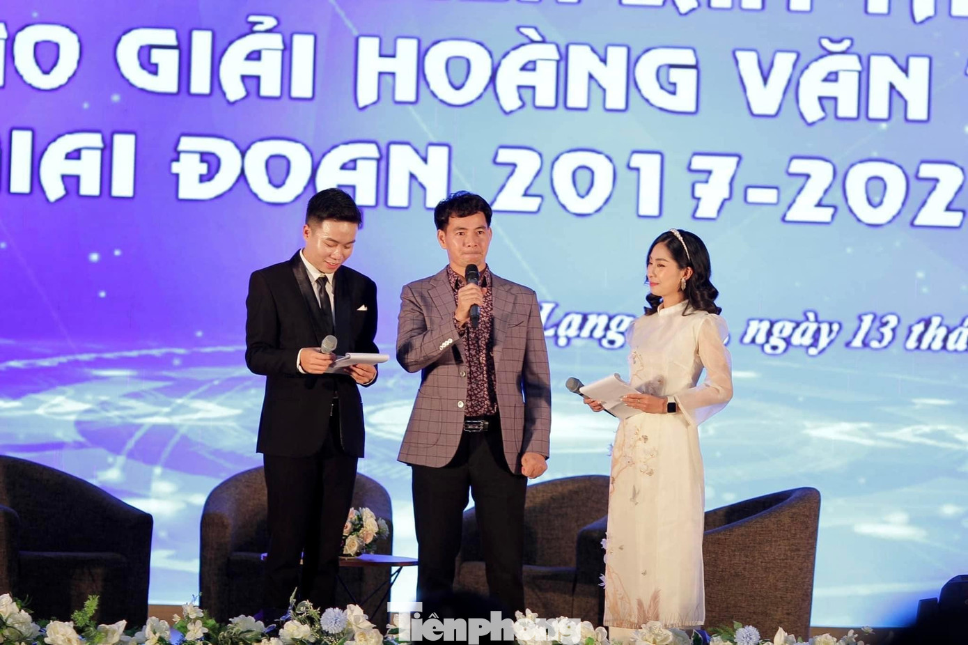 Nghệ sỹ Xuân Bắc giao lưu tại chương trình - Ảnh: Duy Chiến