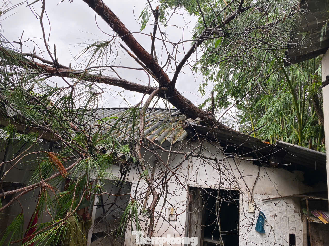 Bão số 3 làm hư hỏng nhiều nhà cửa ở Lạng Sơn.