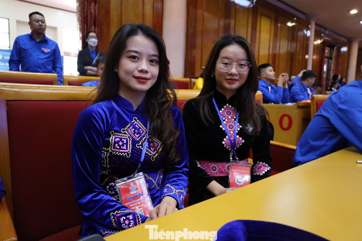 Triệu Phương Ly (dân tộc Nùng) và Nguyễn Ngọc Ngà (dân tộc Tày) diện trang phục dân tộc tham dự Đại hội. Ảnh: Duy Chiến Triệu Phương Ly (dân tộc Nùng) và Nguyễn Ngọc Ngà (dân tộc Tày) diện trang phục dân tộc tham dự Đại hội. Ảnh: Duy Chiến