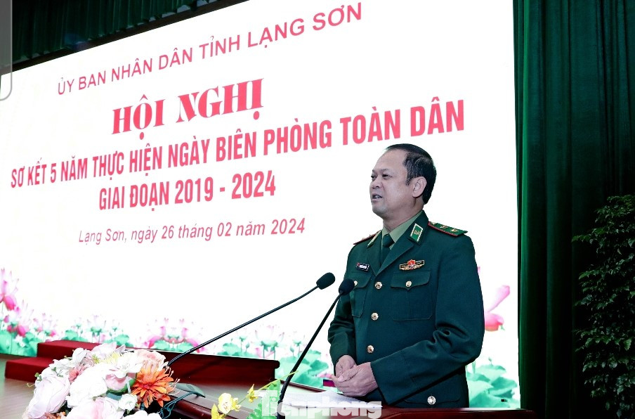 Trung tướng Nguyễn Anh Tuấn - Chính ủy Bộ Tư lệnh Biên phòng, phát biểu tại hội nghị. Ảnh: Duy Chiến