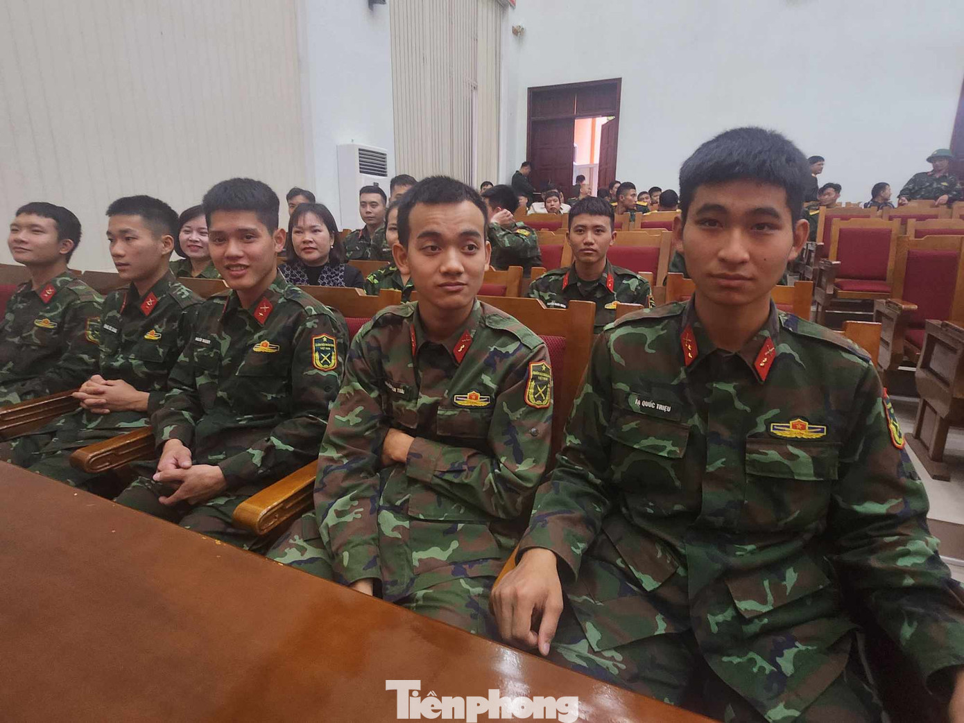 Đoàn viên, thanh niên lực lượng vũ trang tỉnh Lạng Sơn hào hứng tham gia hội thi. Ảnh: Duy Chiến