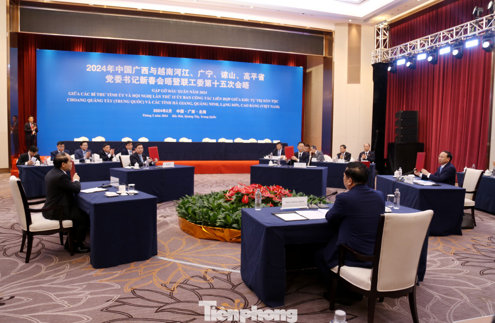 Hội đàm giữa Bí thư 4 tỉnh Việt Nam và Bí thư Khu ủy Khu tự trị dân tộc Choang Quảng Tây, Trung Quốc.