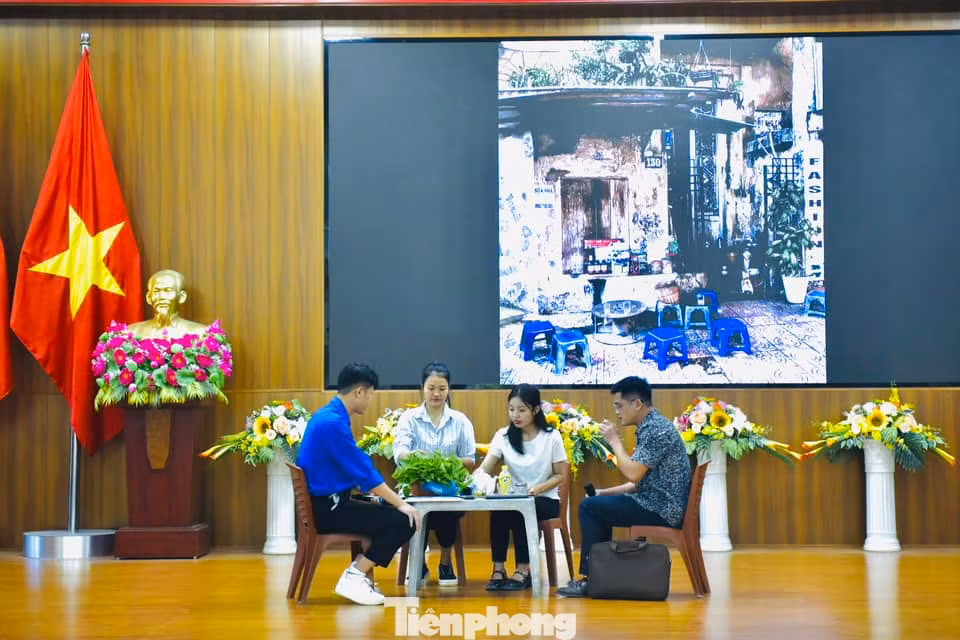 Lồng ghép các tiểu phẩm tuyên truyền.