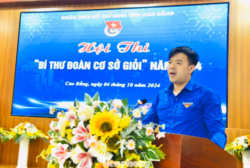 Anh Hà Ngọc Huy - Phó Bí thư Thường trực Tỉnh Đoàn Cao Bằng khai mạc hội thi.