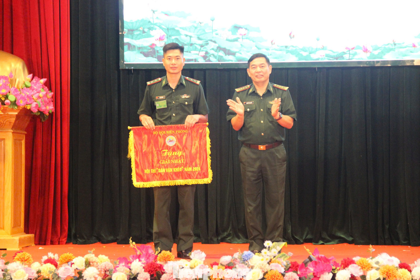 Đội BĐBP tỉnh Lạng Sơn xuất sắc đoạt giải Nhất hội thi. Đội BĐBP tỉnh Lạng Sơn xuất sắc đoạt giải Nhất hội thi.