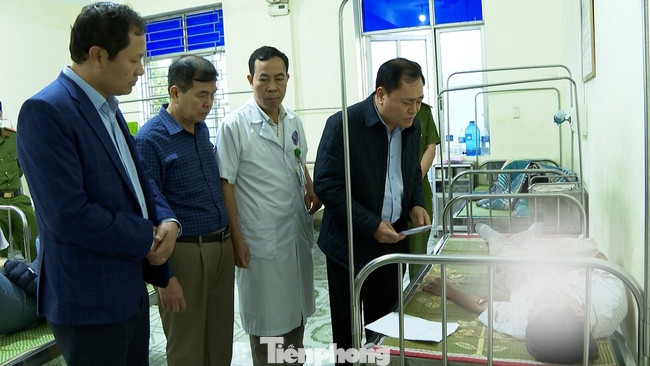 Lãnh đạo tỉnh Lạng Sơn thăm hỏi, động viên những nạn nhân vụ tai nạn giao thông. Lãnh đạo tỉnh Lạng Sơn thăm hỏi, động viên những nạn nhân vụ tai nạn giao thông.