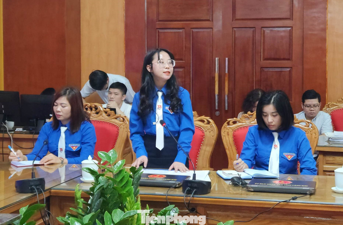 Chị Nguyễn Phương Thảo, Bí thư Chi đoàn 26/3 Tỉnh Đoàn Lạng Sơn nêu ý kiến về việc thu hút nhân tài, việc làm cho thanh niên địa phương. Chị Nguyễn Phương Thảo, Bí thư Chi đoàn 26/3 Tỉnh Đoàn Lạng Sơn nêu ý kiến về việc thu hút nhân tài, việc làm cho thanh niên địa phương.