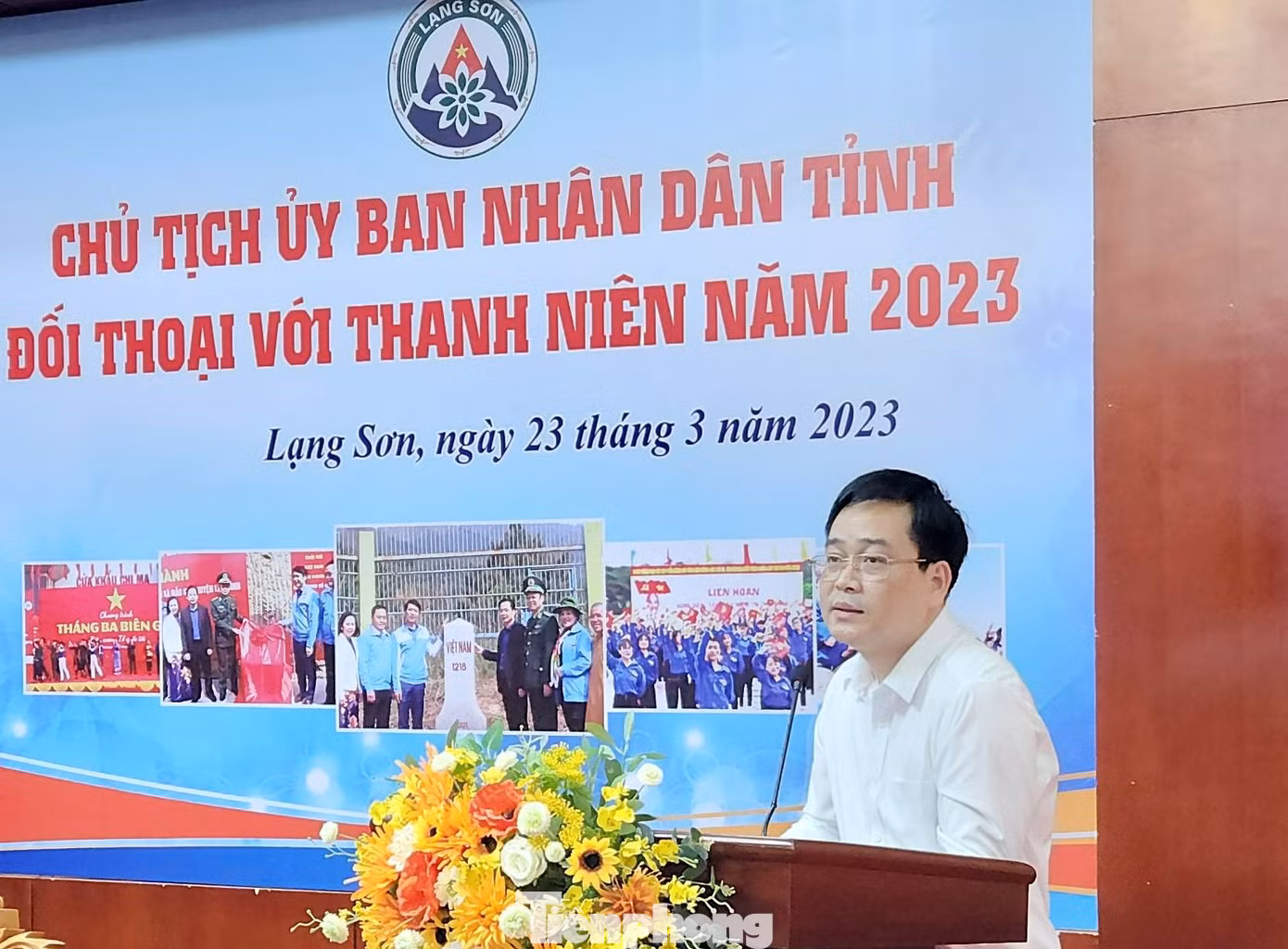 Ông Vũ Hoàng Quý, Giám đốc sở Kế hoạch- Đầu tư tỉnh tham gia chương trình đối thoại. Ảnh: Duy Chiến