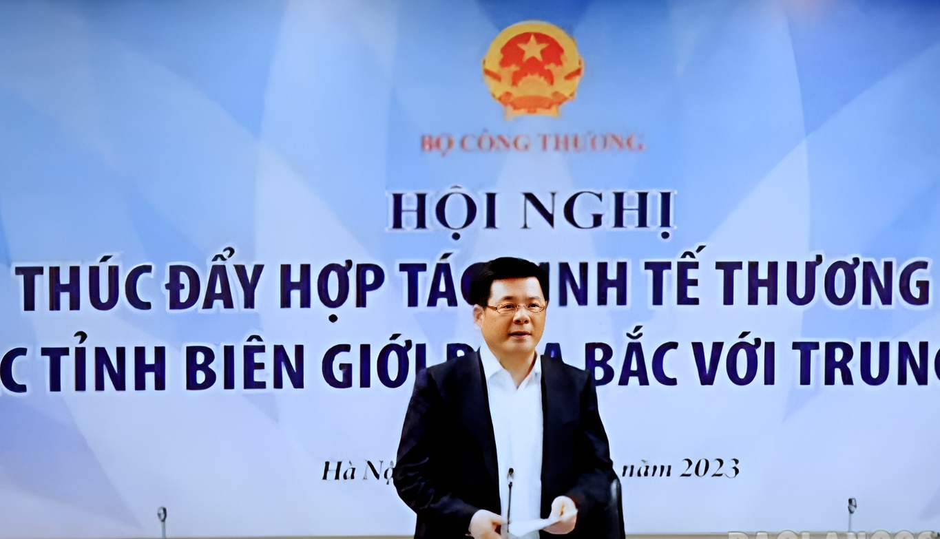 Bộ trưởng Bộ Công thương Nguyễn Hồng Diên chủ trì Hội nghị tại điểm cầu Hà Nội. Bộ trưởng Bộ Công thương Nguyễn Hồng Diên chủ trì Hội nghị tại điểm cầu Hà Nội.