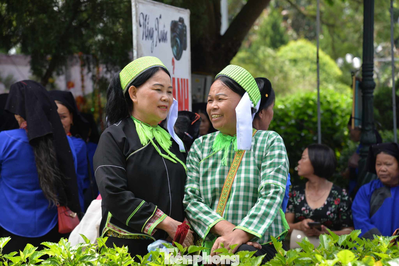 Chuẩn bị hát Sli gọi bạn. Ảnh: Duy Chiến