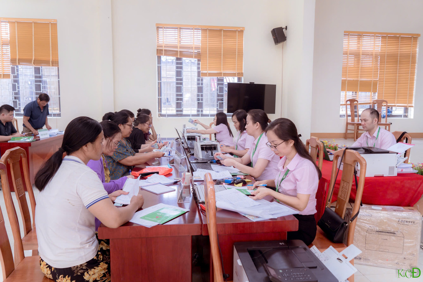 Các tổ cho vay vốn sản xuất ở cơ sở tuyên truyền và cho vay vốn ưu đãi cho người nông dân Lạng Sơn. Các tổ cho vay vốn sản xuất ở cơ sở tuyên truyền và cho vay vốn ưu đãi cho người nông dân Lạng Sơn.