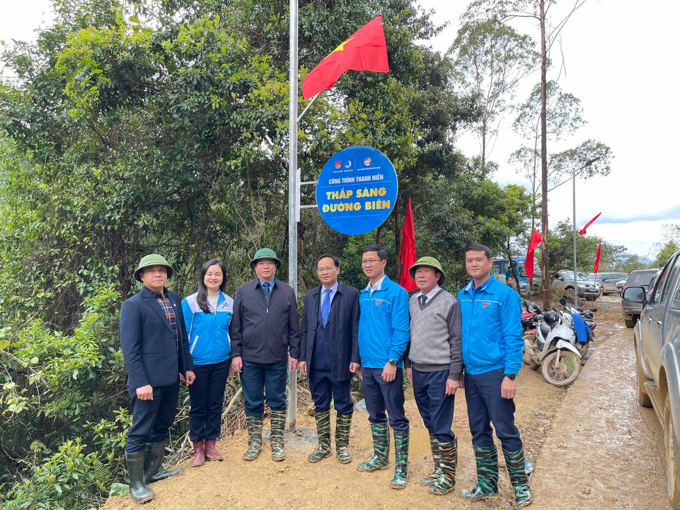 Khánh thành công trình "Thắp sáng đường biên"