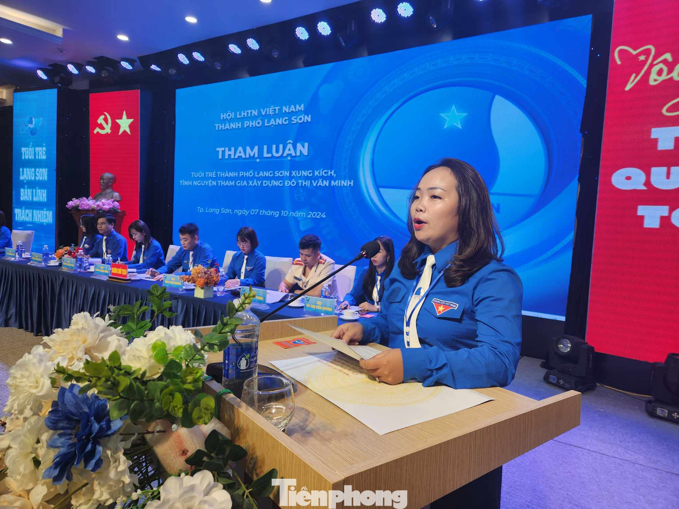 Đại diện Hội LHTN Việt Nam thành phố Lạng Sơn trình bày tham luận "Tuổi trẻ thành phố xung kích, tình nguyện tham gia xây dựng đô thị văn minh".