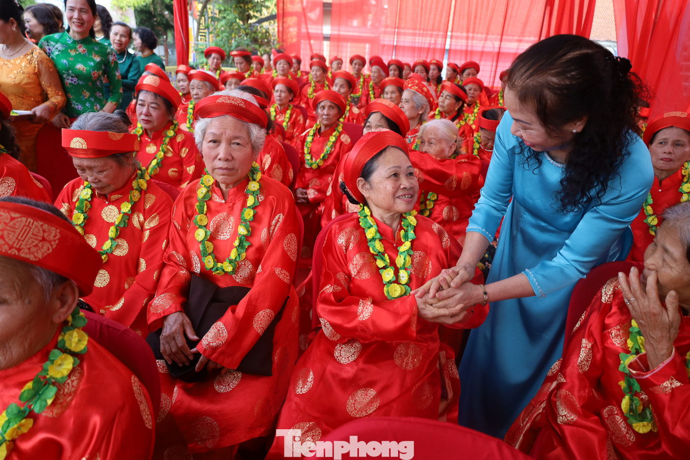 Tri ân người cao tuổi.