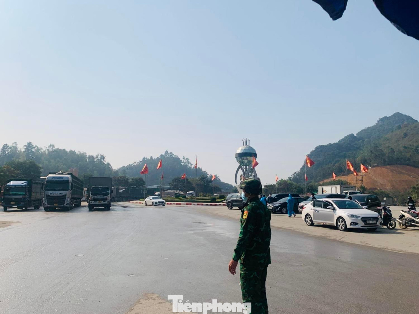 Đêm giao thừa và cả ngày mồng 1 tết Nguyên đán, nếu có điều kiện thuận lợi, các hoạt động xuất nhập khẩu vẫn diễn ra bình thường -Ảnh: Duy Chiến