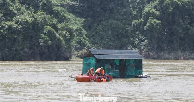 Thực hành công tác cứu hộ, cứu nạn trên sông huyện Tràng Định, Lạng Sơn. Ảnh: Duy Chiến Thực hành công tác cứu hộ, cứu nạn trên sông huyện Tràng Định, Lạng Sơn. Ảnh: Duy Chiến
