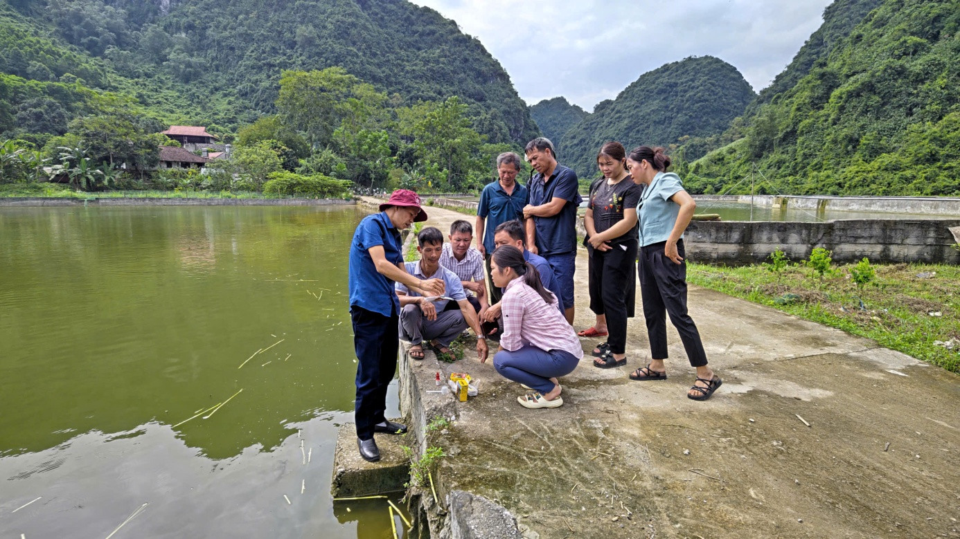 Truyền đạt kỹ thuật, kinh nghiệm nuôi cá ở Lạng Sơn.