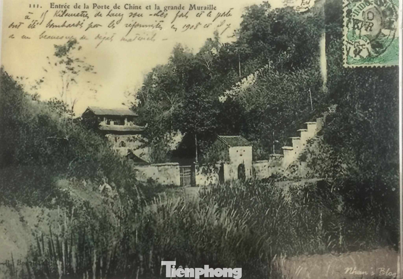 Một số hình ảnh còn được lưu lại ở bì thư, con tem.