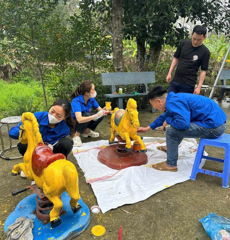 Thanh niên xứ Lạng tích cực tham gia vào các hoạt động thiện nguyện, chăm lo cho các cháu thiếu niên, nhi đồng, mầm non trên địa bàn.