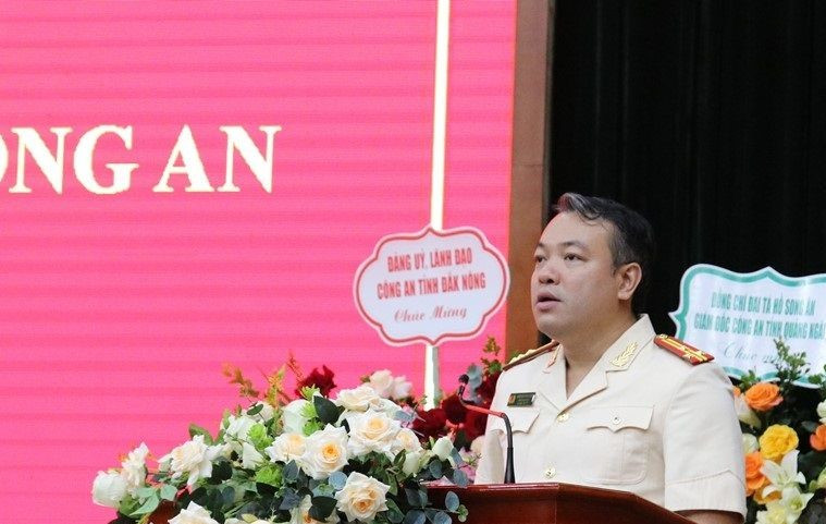 Tân Phó Giám đốc Công an tỉnh Lạng Sơn Nguyễn Hữu Đức phát biểu nhận nhiệm vụ