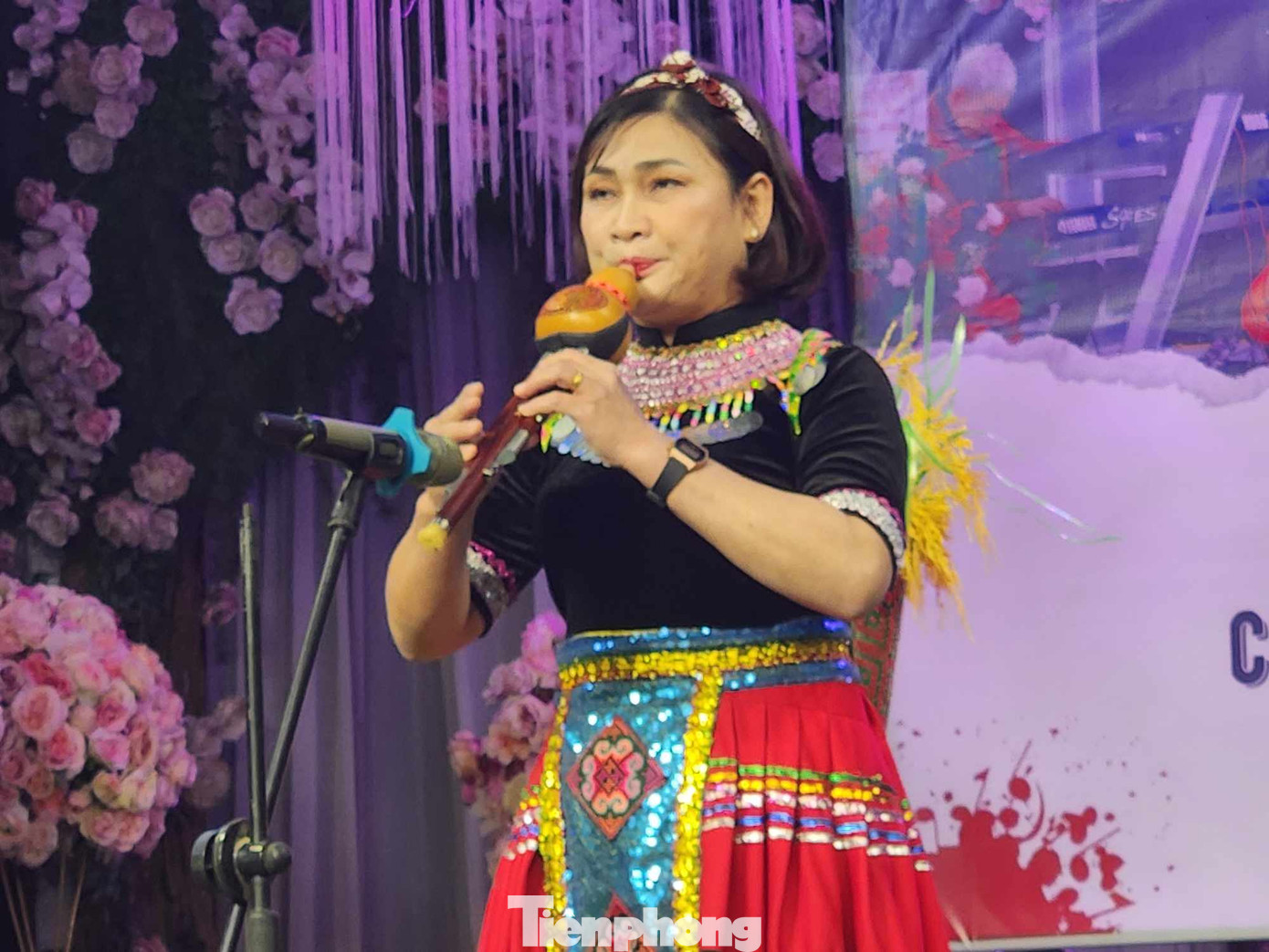 Phụ nữ xứ Lạng hào hứng giao lưu sáo mèo. Ảnh: Duy Chiến Phụ nữ xứ Lạng hào hứng giao lưu sáo mèo. Ảnh: Duy Chiến