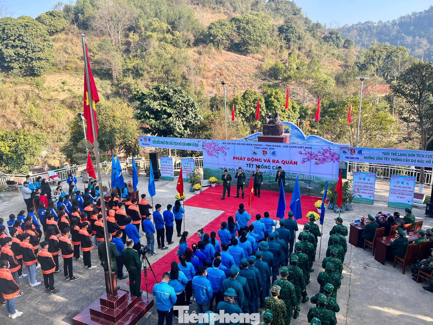 Không khí ra quân trồng cây đầu năm tại biên giới Ba Sơn, huyện Cao Lộc, Lạng Sơn. Không khí ra quân trồng cây đầu năm tại biên giới Ba Sơn, huyện Cao Lộc, Lạng Sơn.