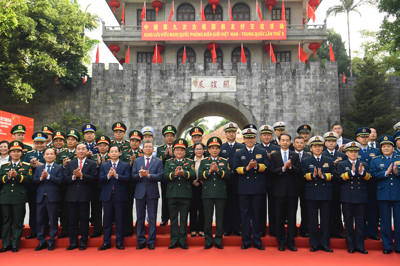Chương trình Giao lưu hữu nghị Quốc phòng Việt - Trung lần thứ 9 khẳng định vai trò của hợp tác quốc phòng và hai Bộ Quốc phòng trong việc tăng cường quan hệ Đối tác hợp tác chiến lược toàn diện. Sự kiện càng có ý nghĩa hơn khi được tổ chức vào dịp kỷ niệm 75 năm thiết lập quan hệ ngoại giao Việt Nam - Trung Quốc (18/1/1950 - 18/1/2025) và năm Giao lưu nhân văn Việt Nam - Trung Quốc 2025