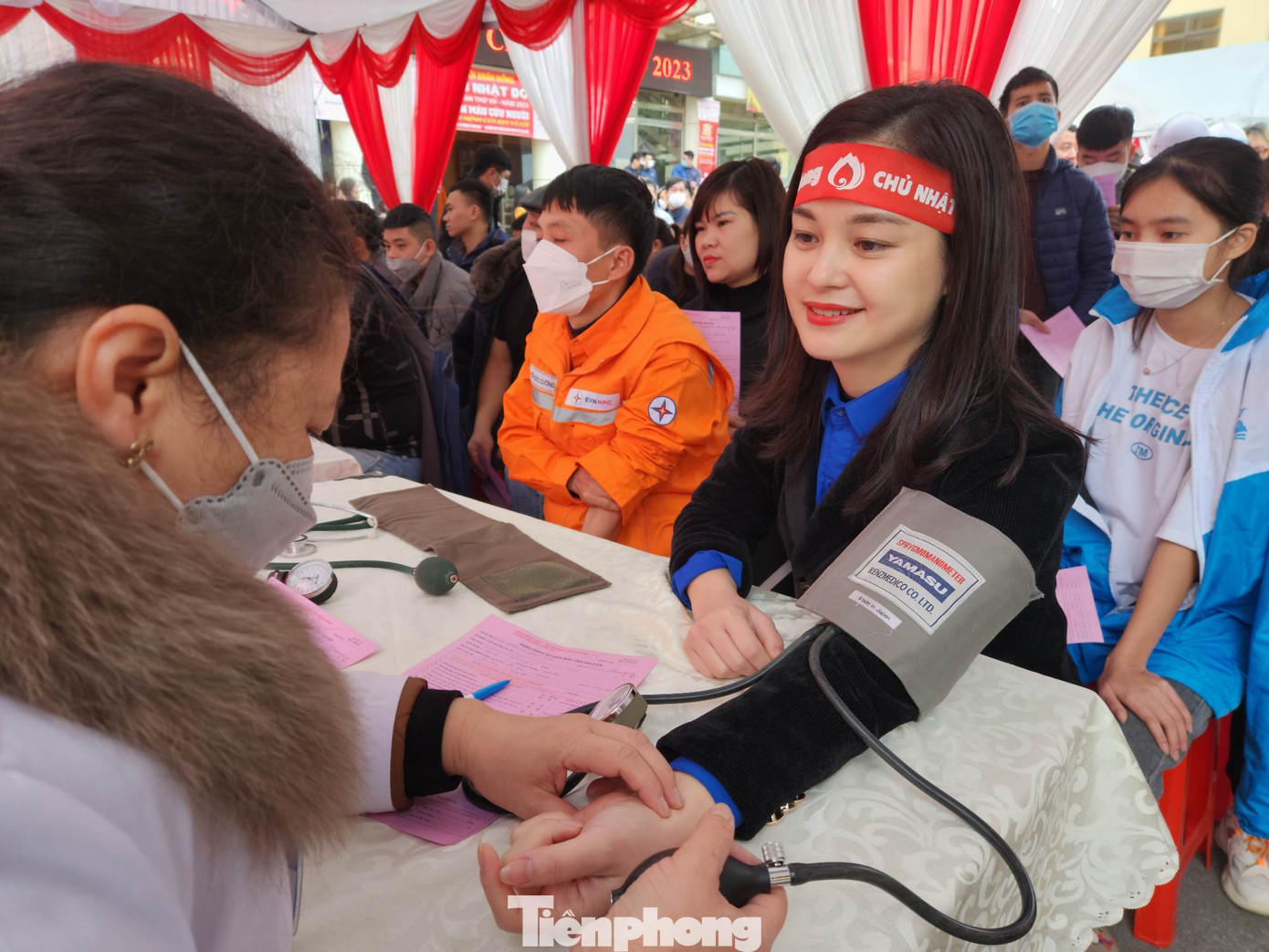 Chị Đinh Thị Anh Thư, Bí thư Tỉnh Đoàn Lạng Sơn hăng hái tham gia đăng ký hiến máu - Ảnh: Duy Chiến Chị Đinh Thị Anh Thư, Bí thư Tỉnh Đoàn Lạng Sơn hăng hái tham gia đăng ký hiến máu - Ảnh: Duy Chiến