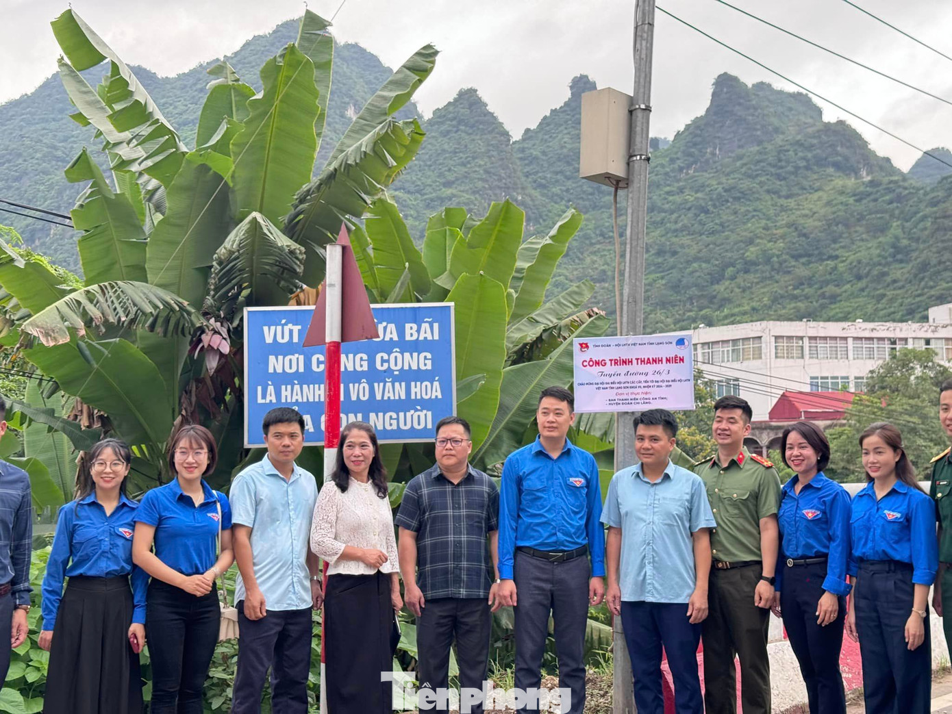 Một số công trình, phần việc của thanh niên góp phần xây dựng tuyến phố văn minh, xanh- sạch- đẹp đã được khánh thành đưa vào sử dụng tại huyện Chi Lăng. Một số công trình, phần việc của thanh niên góp phần xây dựng tuyến phố văn minh, xanh- sạch- đẹp đã được khánh thành đưa vào sử dụng tại huyện Chi Lăng.