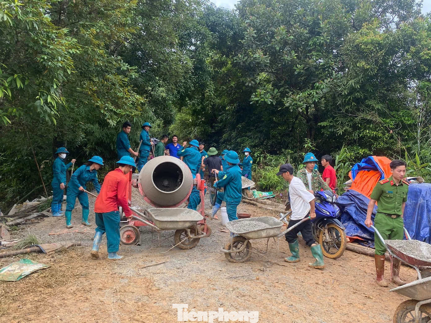 Xây dựng tuyến đường nông thôn ở huyện Tràng Định. Xây dựng tuyến đường nông thôn ở huyện Tràng Định.