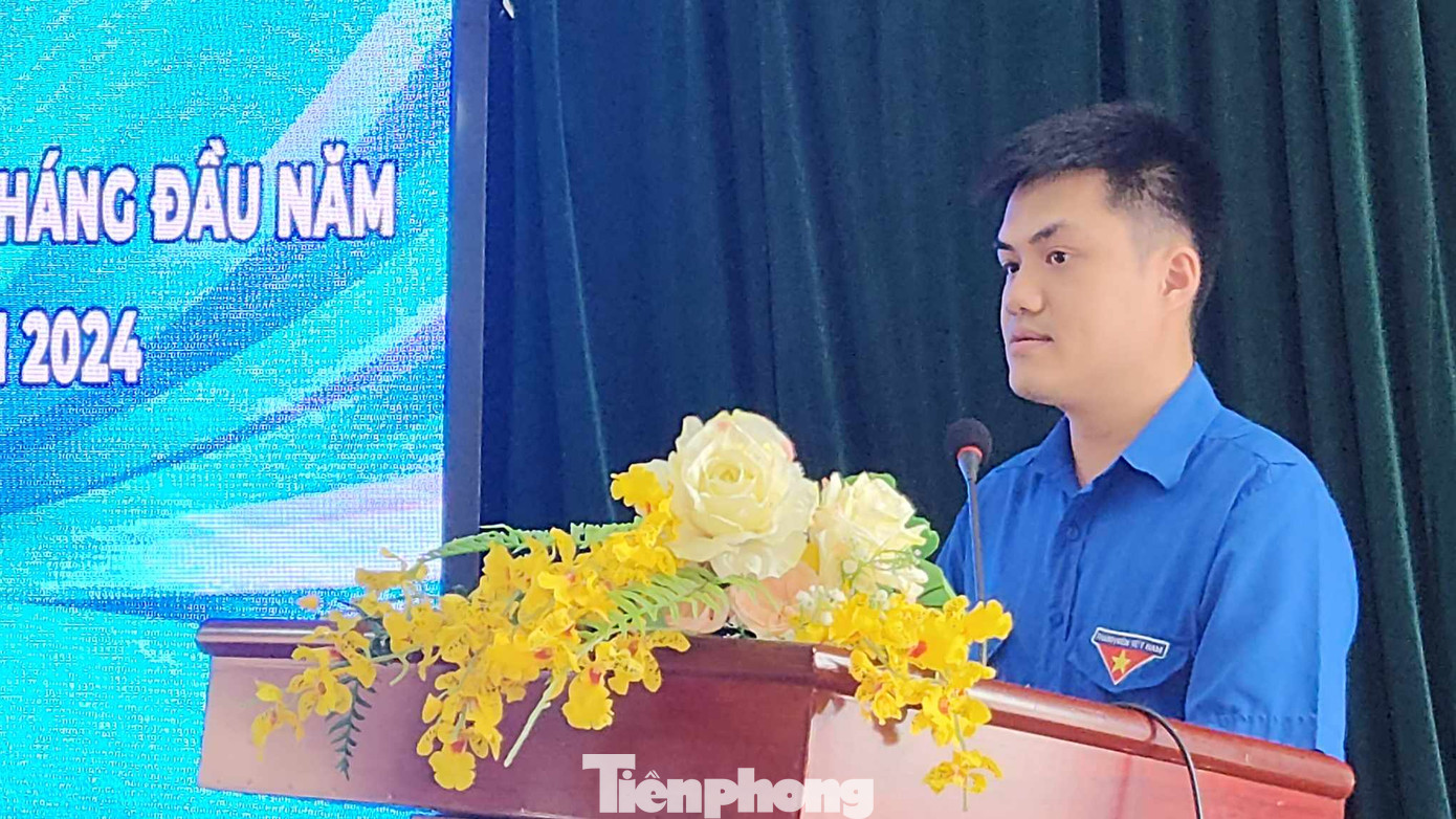 Các cán bộ Huyện, thành Đoàn tham gia thảo luận, phát biểu ý kiến. Ảnh: Duy Chiến