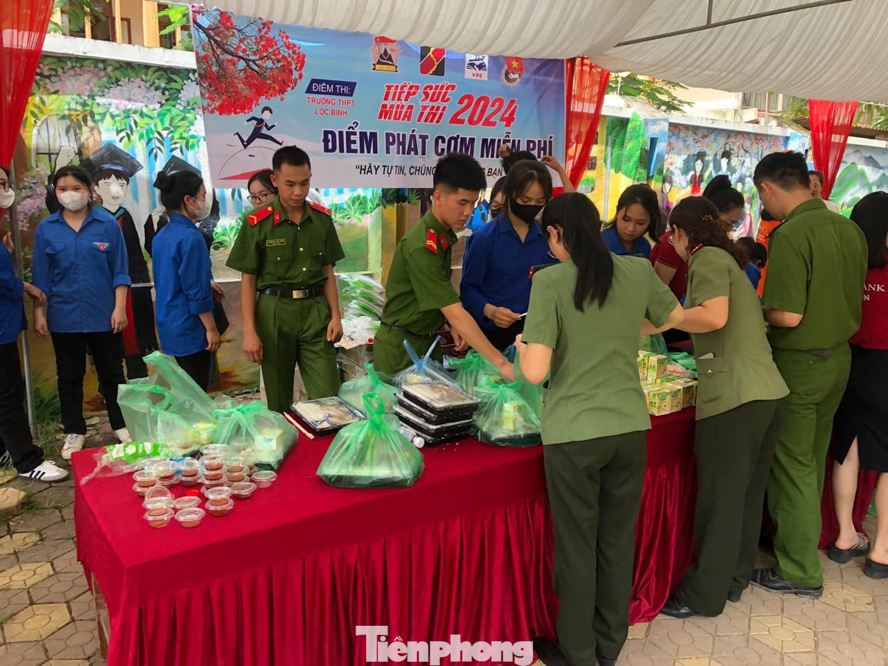 Lực lượng trẻ Lạng Sơn xung kích tổ chức các hoạt động tình nguyện.