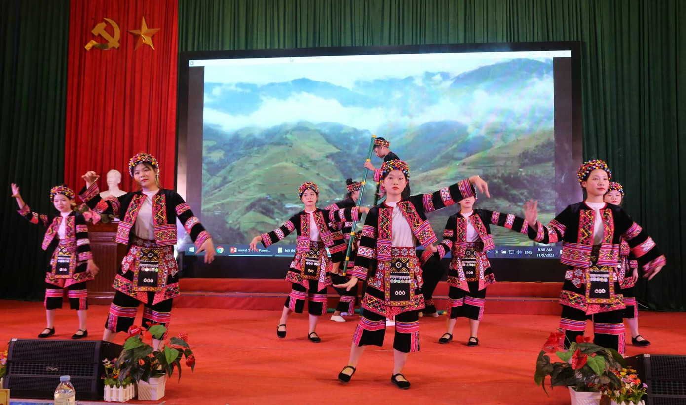 Sắc màu đa dạng của đồng bào các dân tộc xứ Lạng.