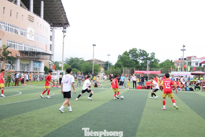 Nhiều trận bóng hay, kịch tính. Ảnh: M.L Nhiều trận bóng hay, kịch tính. Ảnh: M.L