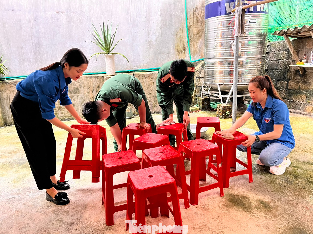 Công việc ý nghĩa của giới trẻ Lạng Sơn. Ảnh: Duy Chiến