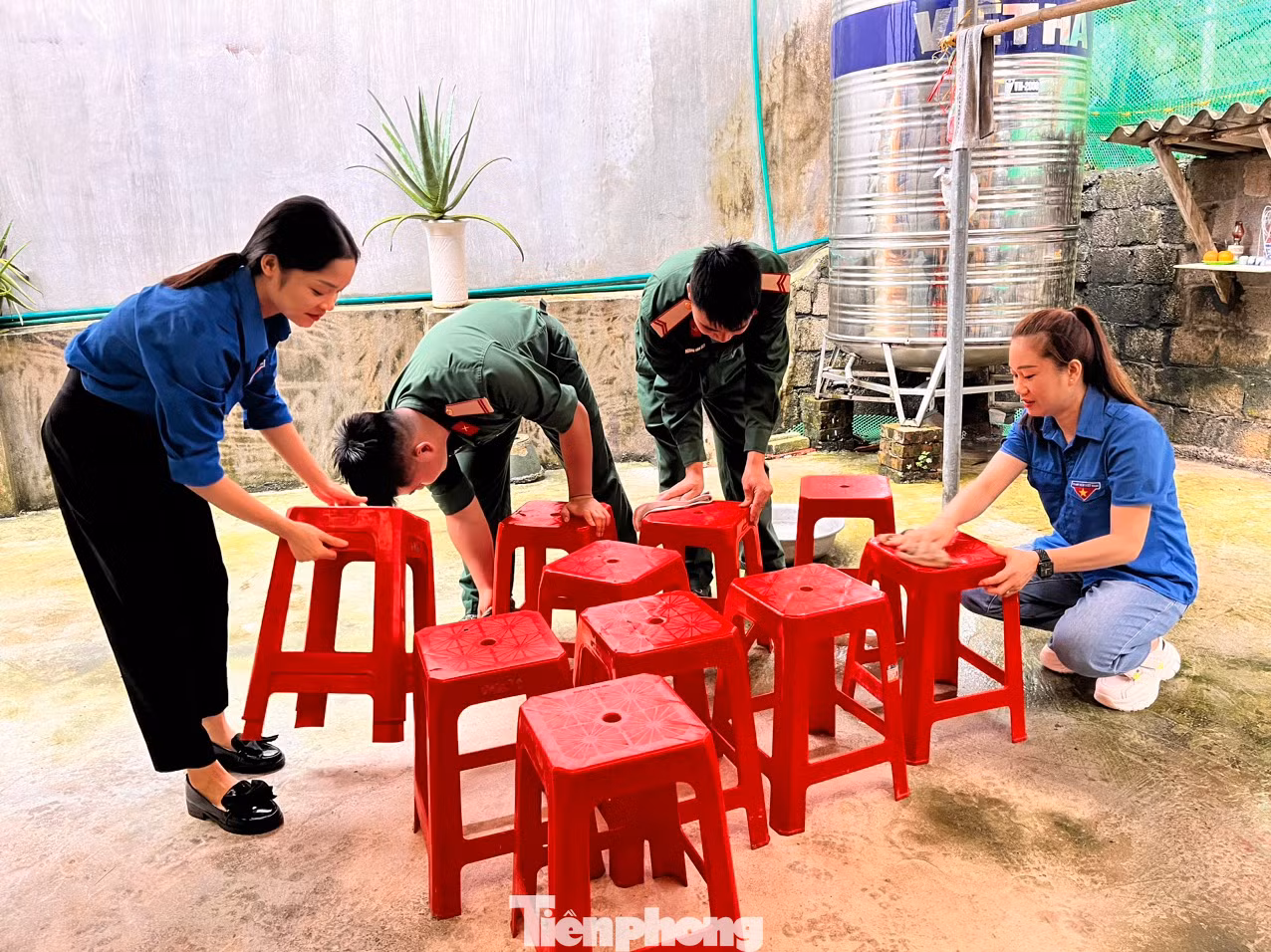 Công việc ý nghĩa của giới trẻ Lạng Sơn. Ảnh: Duy Chiến