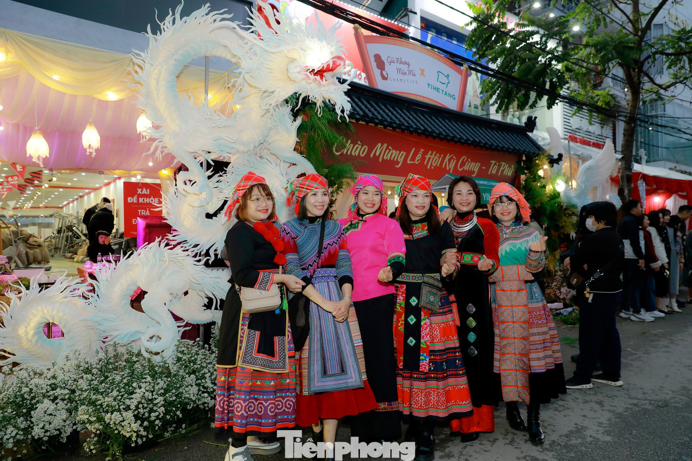 Lễ hội đền Kỳ Cùng – Tả Phủ không chỉ là dịp để người dân tưởng nhớ công lao của hai vị quan, mà còn là dịp để du khách giao lưu, gặp gỡ, vui chơi và tham gia vào các hoạt động văn hóa truyền thống; đồng thời quảng bá những giá trị văn hóa đậm đà bản sắc của Lạng Sơn đến với du khách trong và ngoài nước.