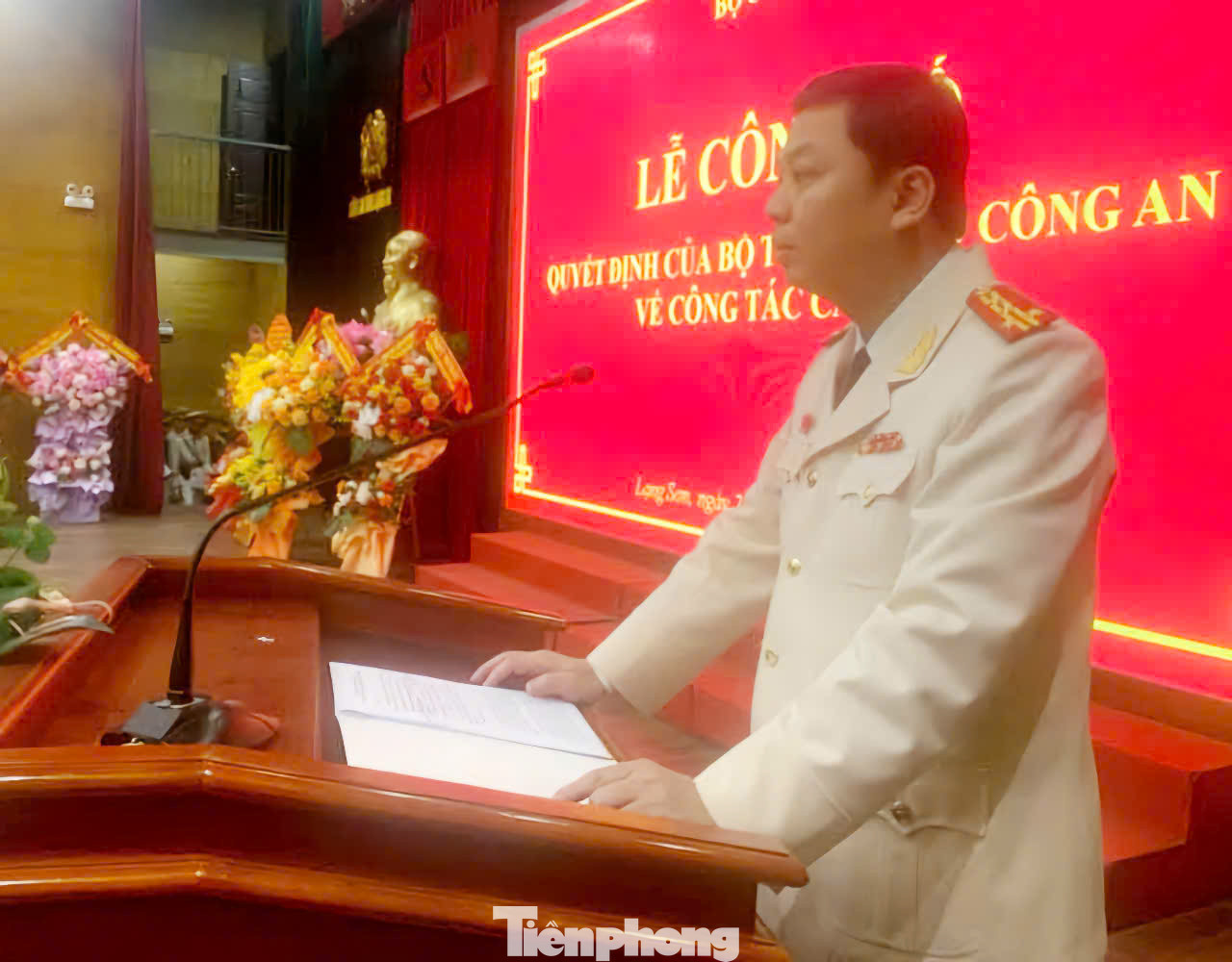 Tân Giám đốc Công an tỉnh Lạng Sơn Nguyễn Tiến Trung phát biểu nhận nhiệm vụ (ảnh: Duy Chiến)
