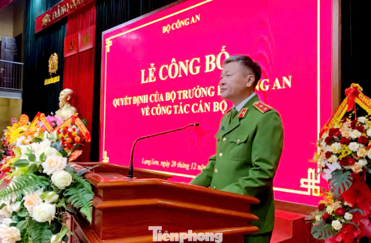 Trung tướng Nguyễn Ngọc Lâm, Thứ trưởng Bộ Công an mong muốn trên cương vị mới, tân Giám đốc công an Lạng Sơn Nguyễn Tiến Trung hoàn thành tốt mọi nhiệm vụ được giao,