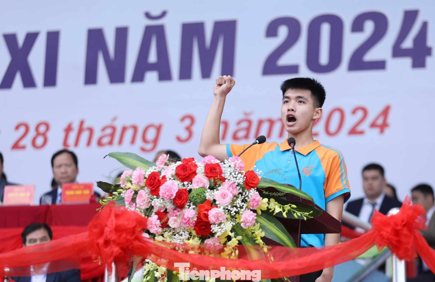 Em Vũ Đức Huy, học sinh lớp 10A5, Trường THPT Việt Bắc- thành phố Lạng Sơn, VĐV môn Aerobic thay mặt các VĐV tuyên thệ. Ảnh: Duy Chiến Em Vũ Đức Huy, học sinh lớp 10A5, Trường THPT Việt Bắc- thành phố Lạng Sơn, VĐV môn Aerobic thay mặt các VĐV tuyên thệ. Ảnh: Duy Chiến