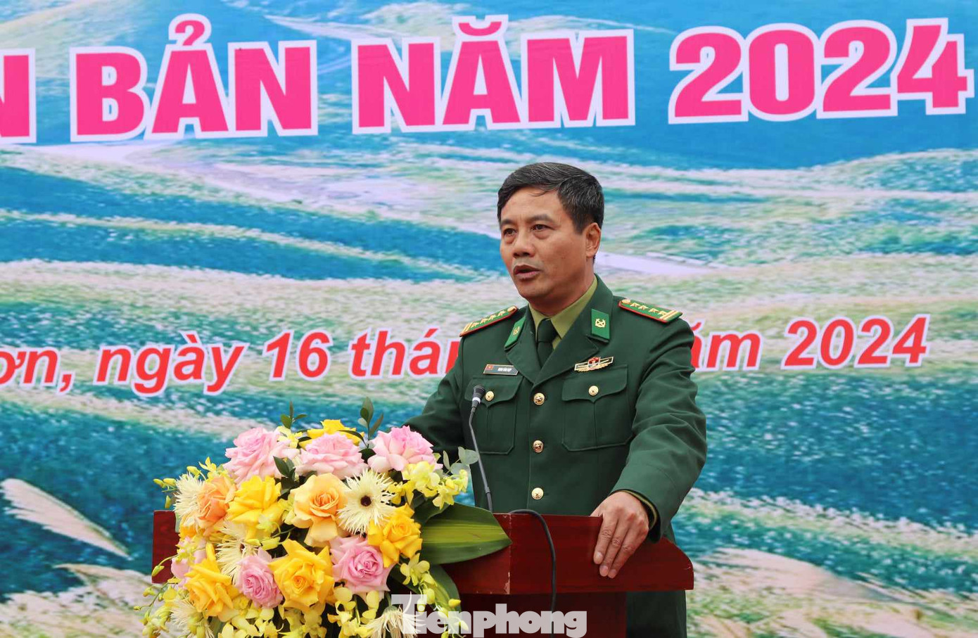 Đại tá Ninh Văn Hợp - Chỉ huy trưởng Bộ Chỉ huy Bộ đội Biên phòng tỉnh Lạng Sơn, nhấn mạnh, chương trình "Xuân Biên phòng - Ấm lòng dân bản" nhằm tri ân, giúp đỡ đồng bào biên giới Lạng Sơn. Đại tá Ninh Văn Hợp - Chỉ huy trưởng Bộ Chỉ huy Bộ đội Biên phòng tỉnh Lạng Sơn, nhấn mạnh, chương trình "Xuân Biên phòng - Ấm lòng dân bản" nhằm tri ân, giúp đỡ đồng bào biên giới Lạng Sơn.