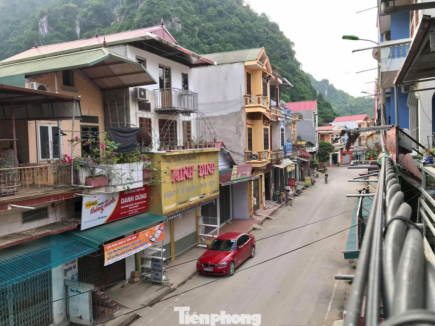 Một số địa điểm tại thị trấn Na Sầm cũng được phong tỏa -Ảnh: L.T Một số địa điểm tại thị trấn Na Sầm cũng được phong tỏa -Ảnh: L.T