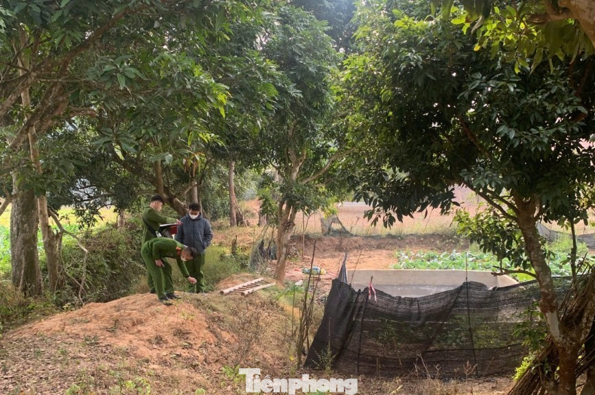 Lực lượng chức năng có mặt tại hiện trường điều tra sự việc. Lực lượng chức năng có mặt tại hiện trường điều tra sự việc.