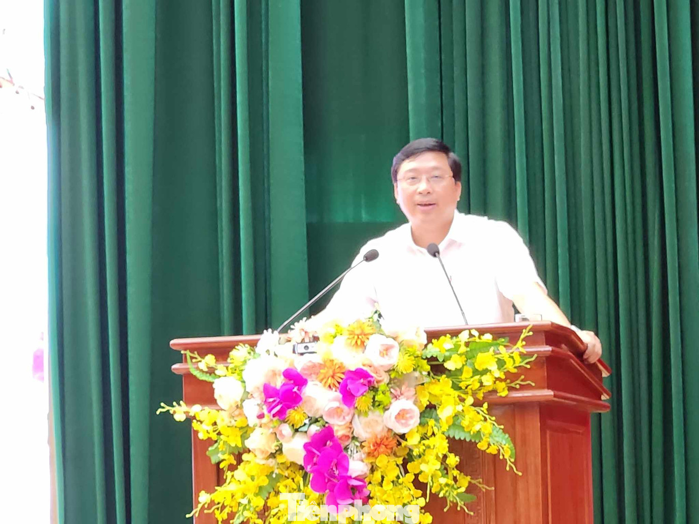 Tiến sỹ Đinh Quang Thành giảng tại Hội nghị.