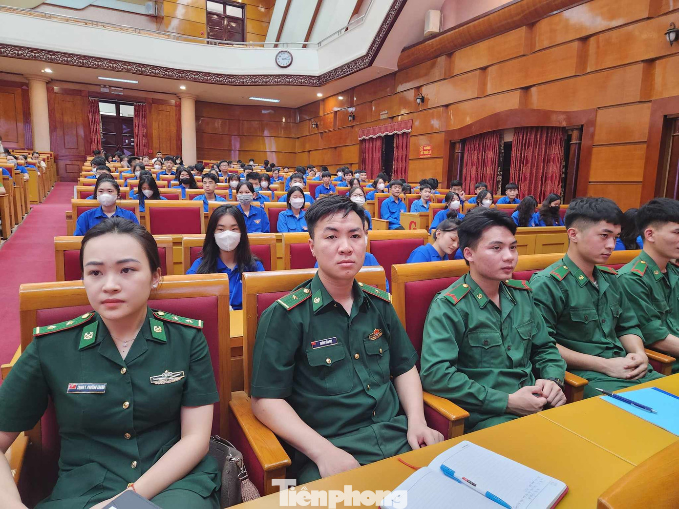 Nhiều chiến sỹ trẻ công tác trên địa bàn biên giới tham gia Hội nghị. Ảnh: Duy Chiến