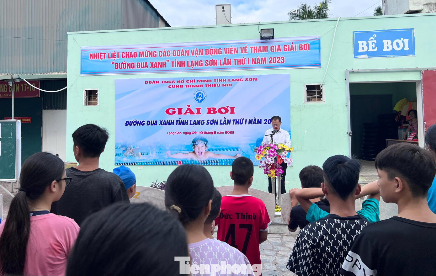 Anh Đỗ Văn Sơn - Giám đốc Cung thiếu nhi Lạng Sơn cho biết, đây là sân chơi bổ ích cho các em thiếu niên, nhi đồng. Ảnh: Duy Chiến