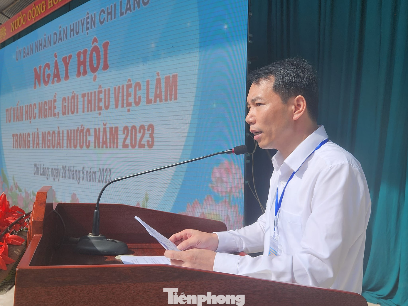 Ông Vi Quang Trung, Phó Chủ tịch UBND huyện Chi Lăng nhấn mạnh, lực lượng trẻ trên địa bàn hiện nay rất cần việc làm ổn định. Ảnh: Duy Chiến Ông Vi Quang Trung, Phó Chủ tịch UBND huyện Chi Lăng nhấn mạnh, lực lượng trẻ trên địa bàn hiện nay rất cần việc làm ổn định. Ảnh: Duy Chiến