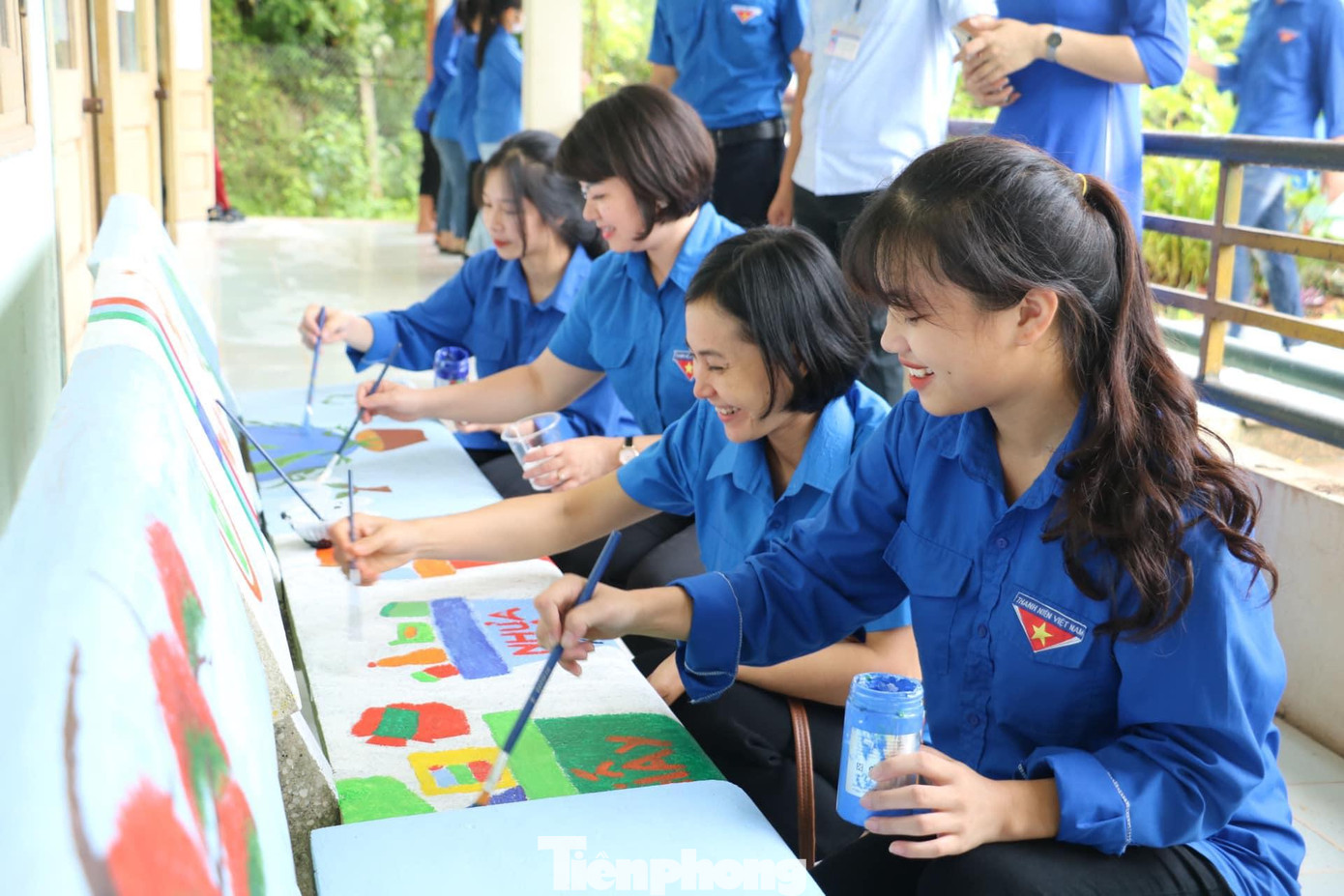 Vẽ tranh bảo vệ môi trường -Ảnh: Duy Chiến Vẽ tranh bảo vệ môi trường -Ảnh: Duy Chiến