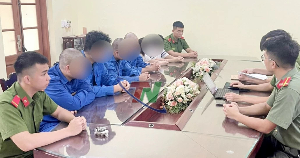 Lực lượng Công an Thái Nguyên triệu tập, khởi tố các đối tượng truyền bá văn hóa phẩm đồi trụy. Lực lượng Công an Thái Nguyên triệu tập, khởi tố các đối tượng truyền bá văn hóa phẩm đồi trụy.